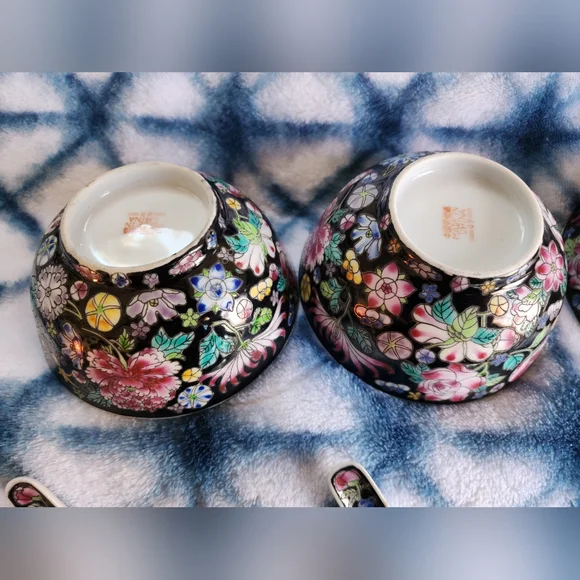 Jingdezhen 9 Peices Millefleur Famille Noire 4 Bowls, 4 Spoons & 1 Serving Spoon - Picture 5 of 12